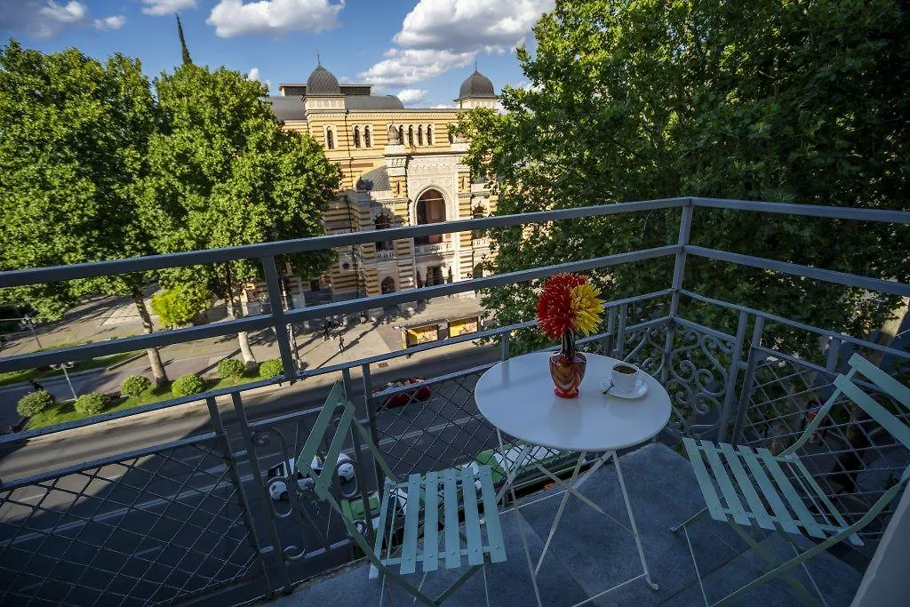 Alma Boutique Hotel Tbilisi 4*,